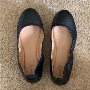 Black ballet flats